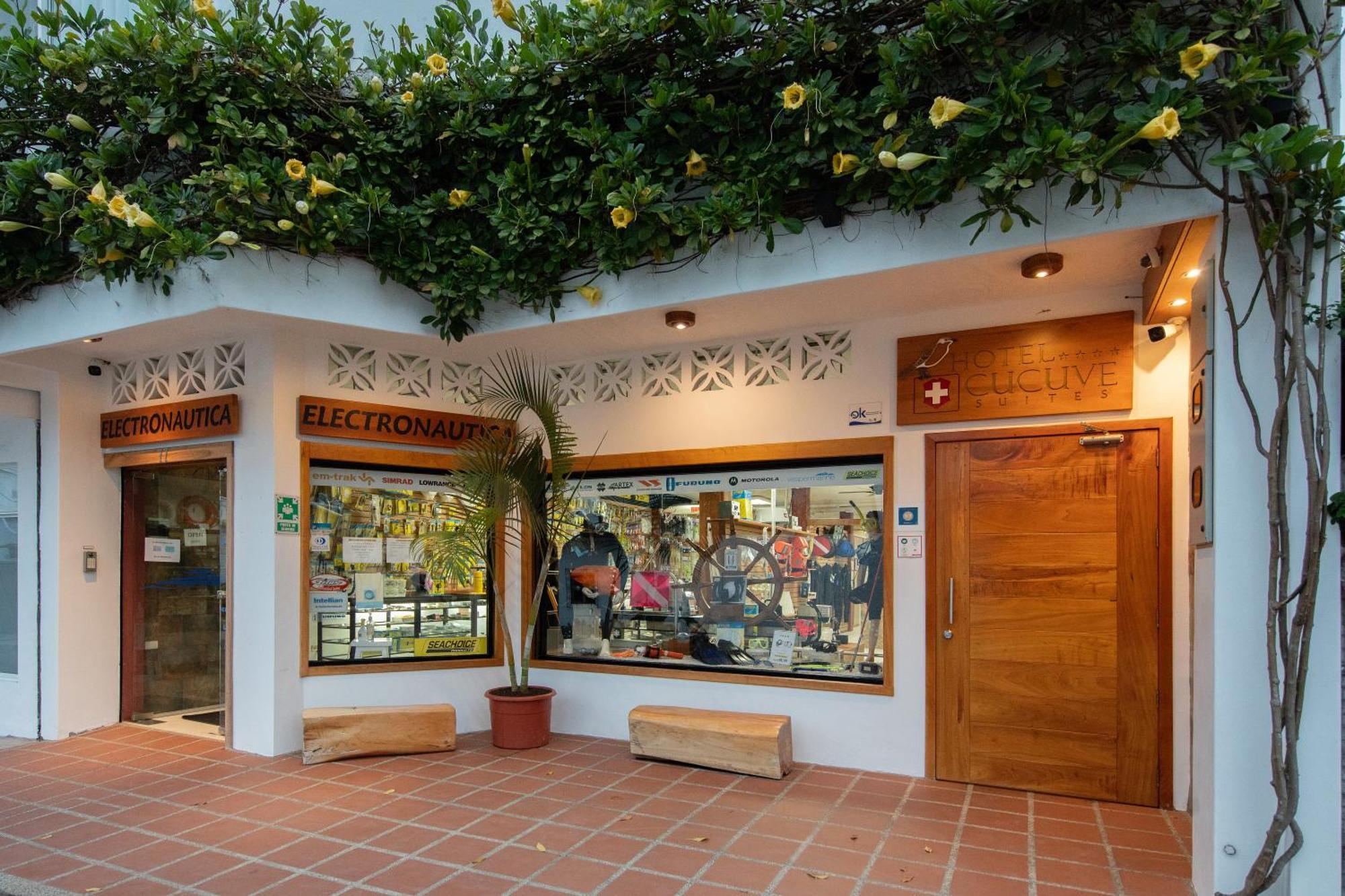 Hotel Cucuve Puerto Ayora  Bagian luar foto
